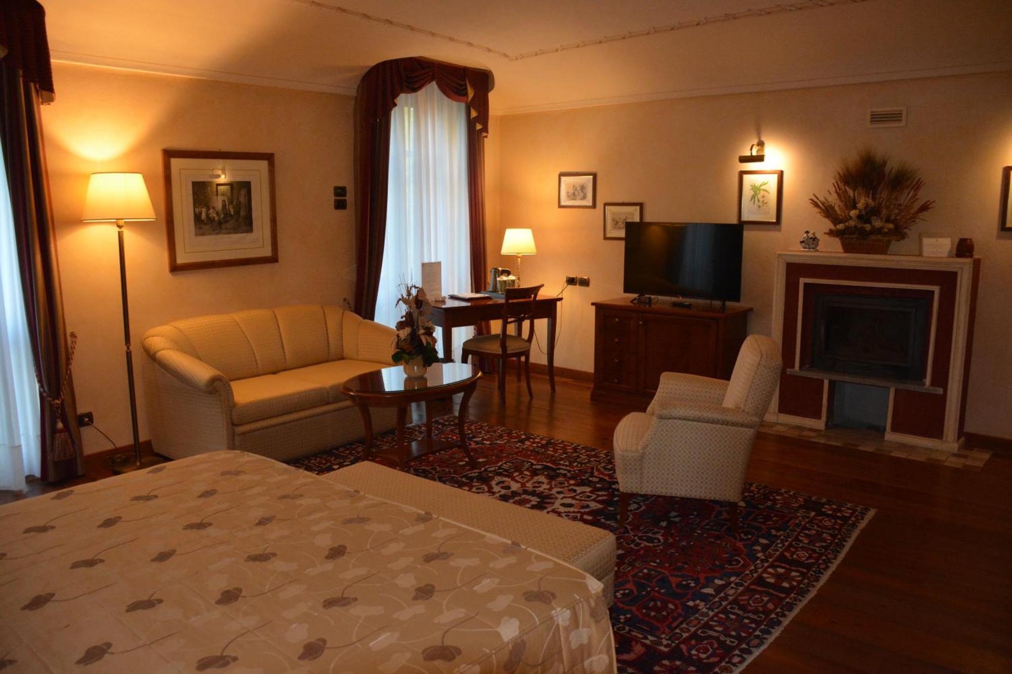 Romantic Hotel Furno San Francesco al Campo Luaran gambar
